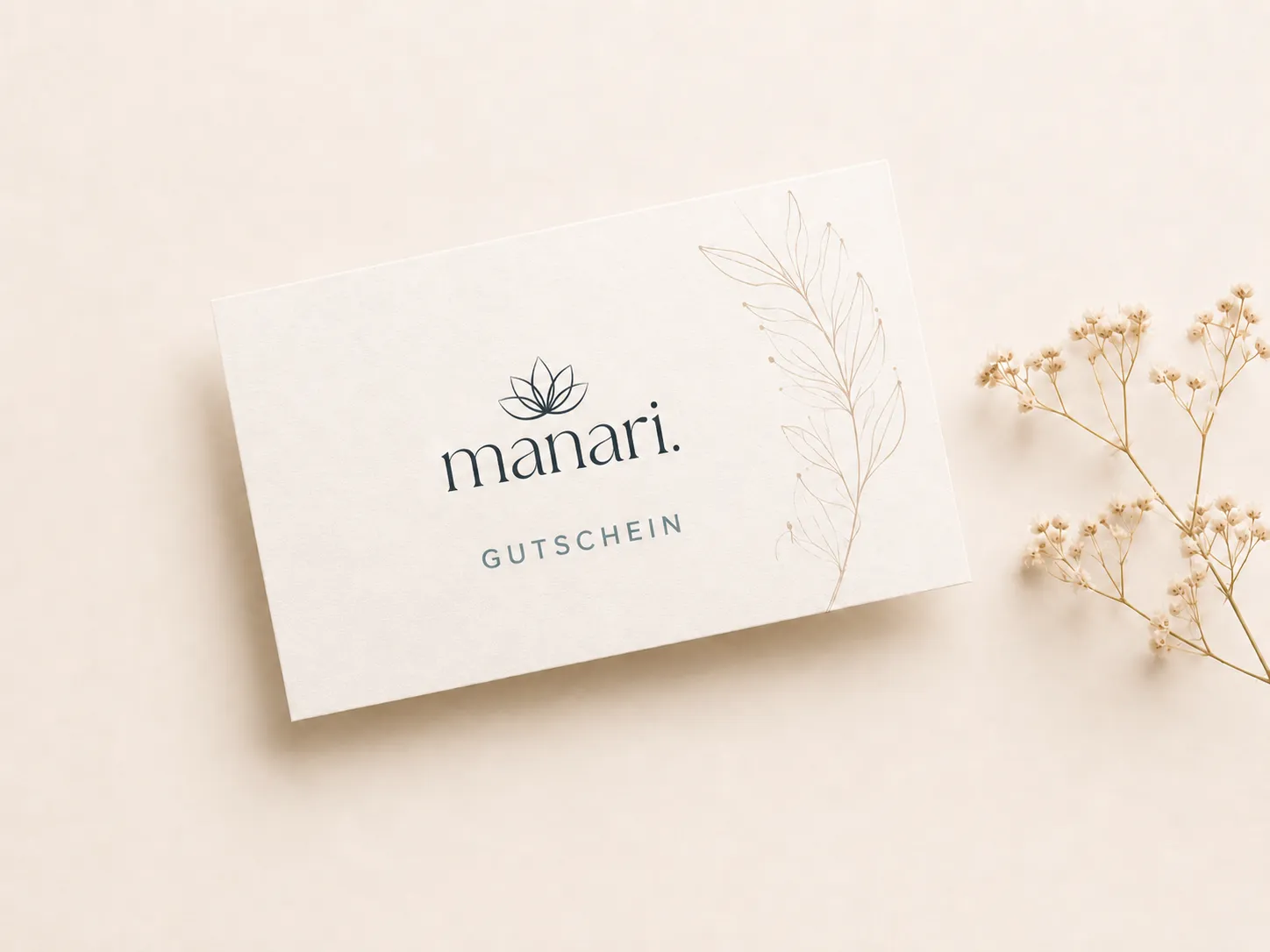 manari. Gutschein – Geschenkkarte mit getrockneten Blumen